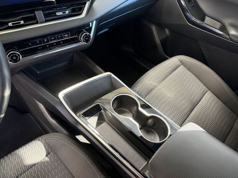 Used 2025 Chevrolet Equinox LT image 40