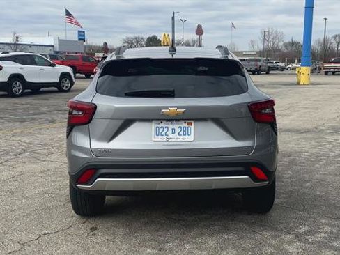 Certified 2025 Chevrolet Trax LT w/ Driver Confidence Package FWD image 7