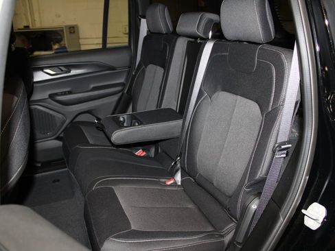 New 2025 Jeep Grand Cherokee Laredo w/ Luxury Tech Group I image 25