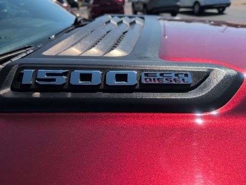 Used 2022 RAM 1500 Laramie AWD/4WD image 13