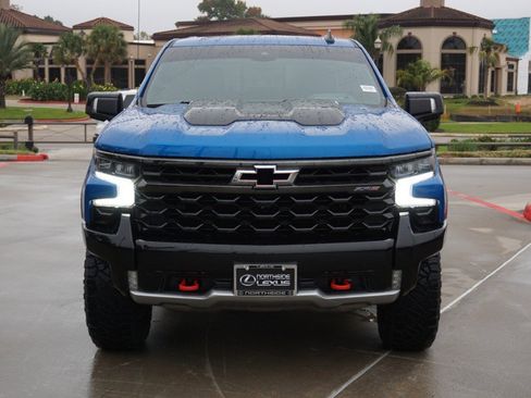 Used 2022 Chevrolet Silverado 1500 ZR2 w/ Technology Package image 2