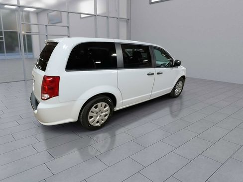 Used 2019 Dodge Grand Caravan SE w/ UConnect Hands-Free Group FWD image 8