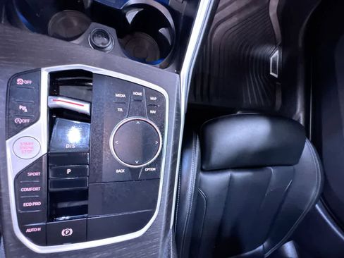 Used 2023 BMW 330i xDrive Sedan w/ Premium Package image 17