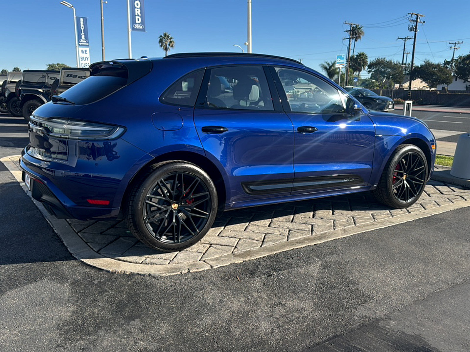 Used 2023 Porsche Macan GTS AWD/4WD image 2