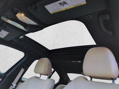 Used 2020 BMW 330i Sedan w/ Premium Package image 16