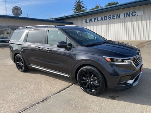 Used 2024 Kia Carnival SX Prestige image 28