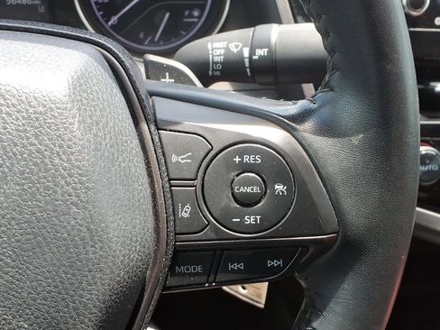 Used 2022 Toyota Camry SE FWD image 18