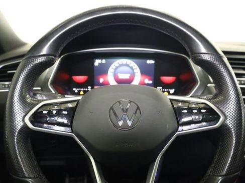 Used 2022 Volkswagen Tiguan SE R-Line image 17