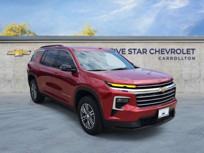 Used 2025 Chevrolet Traverse LT