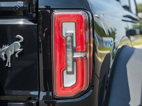 New 2026 Ford Bronco Outer Banks w/ Sasquatch Package AWD/4WD image 11