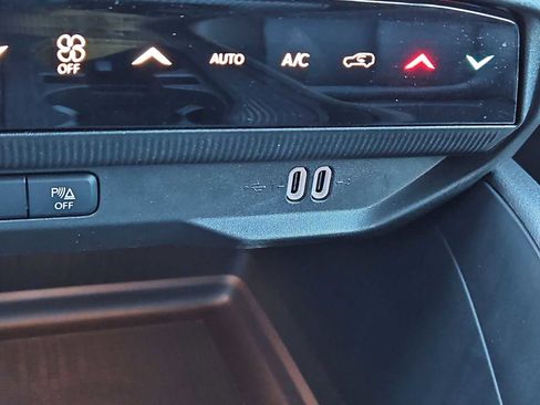 New 2026 Jeep Cherokee Limited image 29