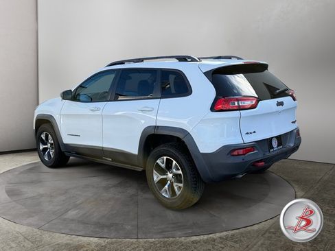 Used 2018 Jeep Cherokee Trailhawk w/ Cold Weather Group AWD/4WD image 5