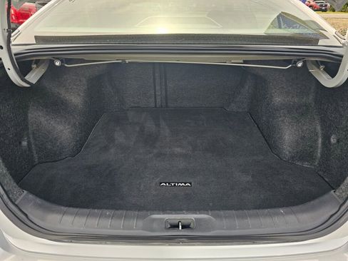 Used 2019 Nissan Altima 2.5 S FWD image 16