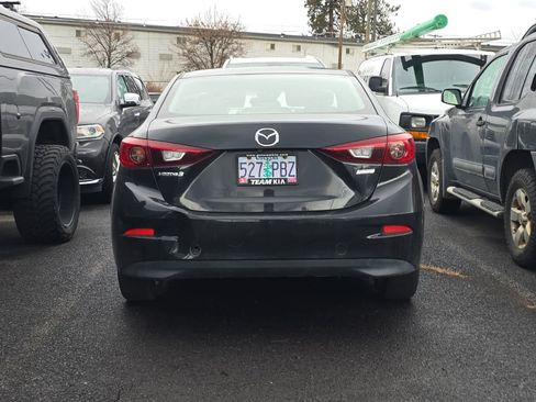 Used 2018 MAZDA MAZDA3 Sport w/ Preferred Equipment Package image 4