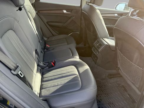 Used 2021 Audi Q5 Premium w/ Convenience Package image 13