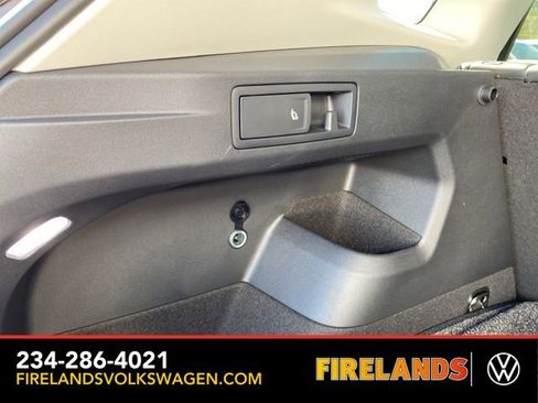 New 2025 Volkswagen Tiguan SE image 61