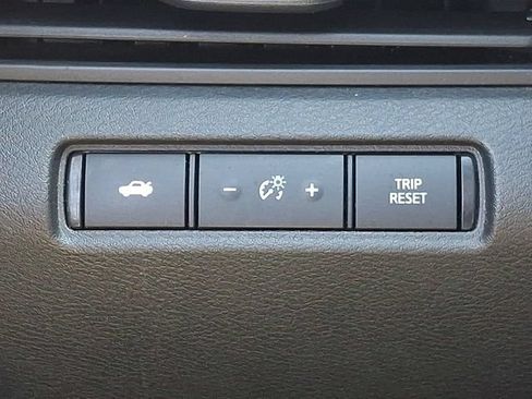 Used 2024 Nissan Altima 2.5 SV FWD image 24
