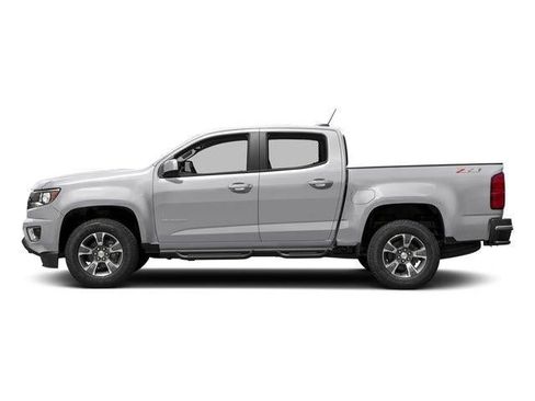 Used 2017 Chevrolet Colorado Z71 image 2