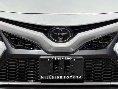 Used 2022 Toyota Camry XSE image 9