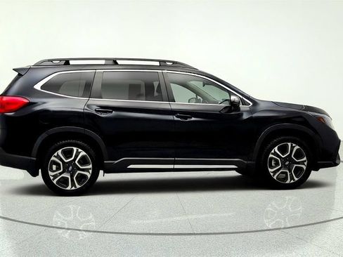 Used 2023 Subaru Ascent Limited w/ Technology Package AWD/4WD image 4