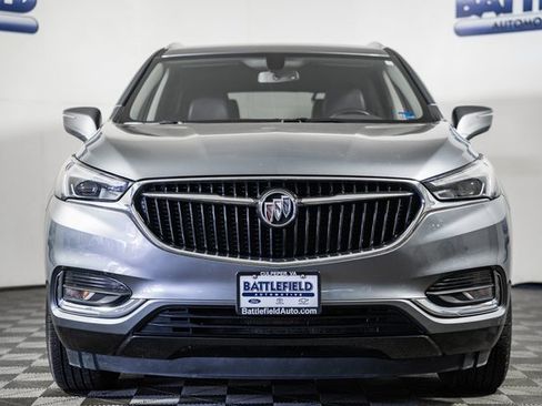 Used 2020 Buick Enclave Essence image 2