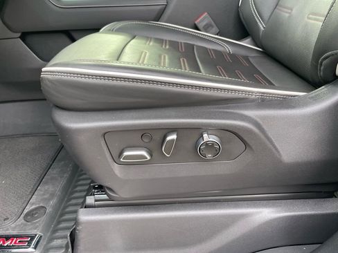 Used 2024 GMC Sierra 2500 AT4X image 11