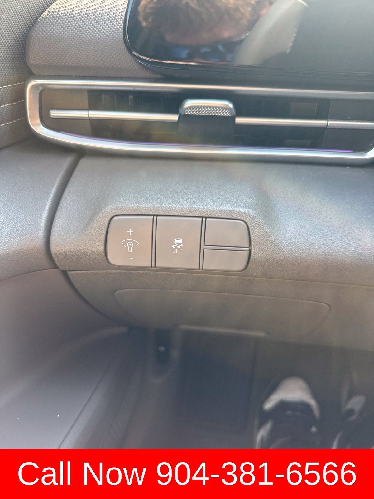 Used 2025 Hyundai Elantra SEL FWD image 22