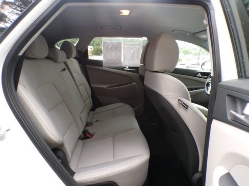 Used 2021 Hyundai Tucson SE FWD image 19