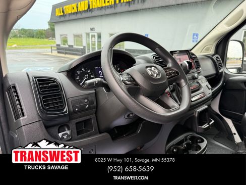 Used 2025 RAM ProMaster 2500 w/ Convenience Group FWD image 4