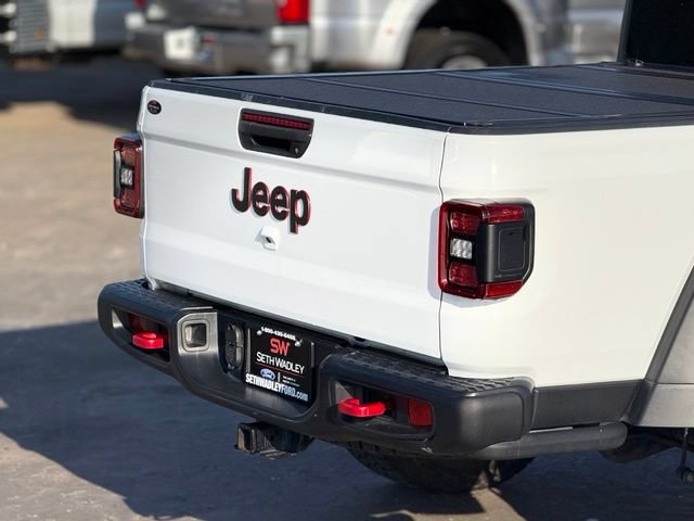 Used 2023 Jeep Gladiator Rubicon w/ LED Lighting Group AWD/4WD image 12