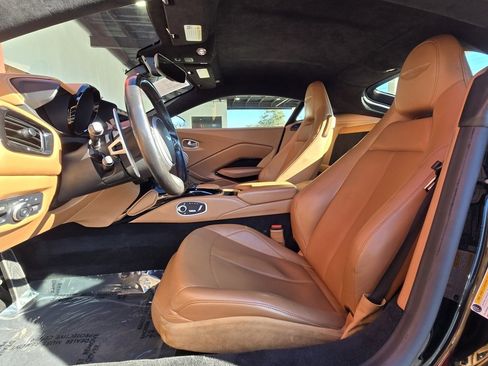 Used 2020 Aston Martin V8 Vantage Coupe image 7