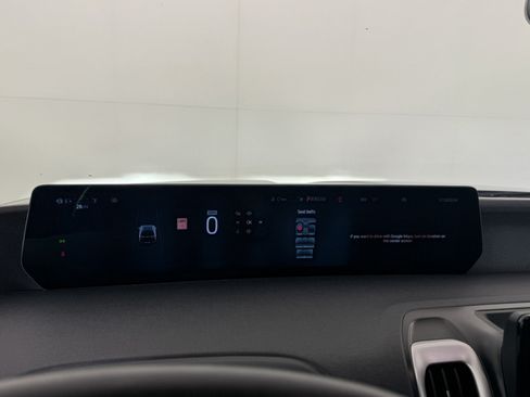 Certified 2025 Ford Expedition Active AWD/4WD image 24