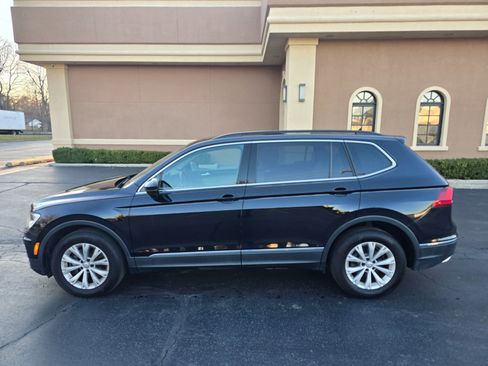 Used 2018 Volkswagen Tiguan SE w/ Panoramic Sunroof Package image 13