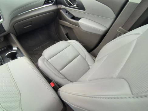 Used 2021 Chevrolet Traverse Premier FWD image 15