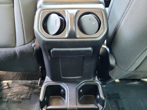 Used 2019 Jeep Wrangler Sport AWD/4WD image 17