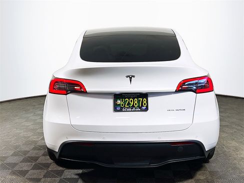 Used 2021 Tesla Model Y Long Range image 7