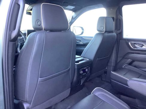 Used 2023 Chevrolet Suburban Premier image 13