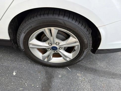 Used 2014 Ford Focus SE FWD image 14