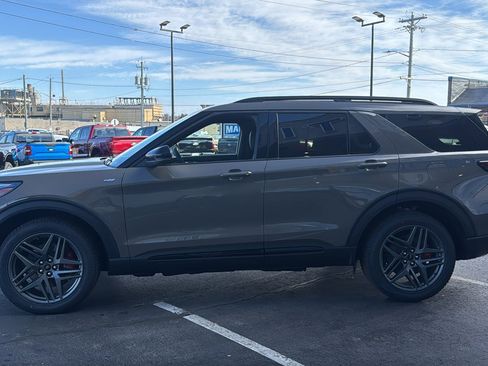 New 2026 Ford Explorer ST-Line image 14