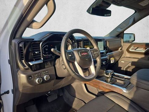 Used 2026 GMC Sierra 1500 SLT AWD/4WD image 9