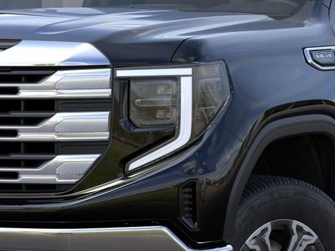 New 2026 GMC Sierra 1500 SLE w/ X31 Off-Road Package AWD/4WD image 11