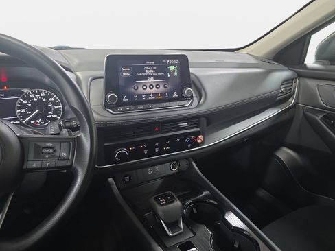 Used 2024 Nissan Rogue S FWD image 19
