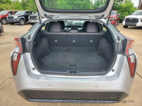 Used 2018 Toyota Prius Two w/ Prius Two Safety Plus Package FWD image 18