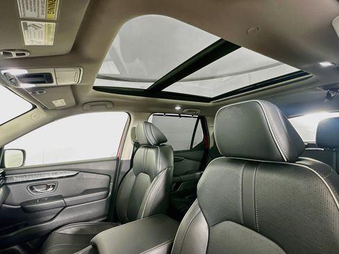 Used 2025 Honda Pilot Elite image 26