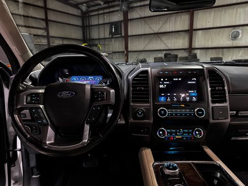 Used 2019 Ford Expedition Platinum image 28