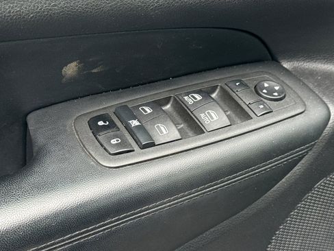 Used 2022 Jeep Grand Cherokee Limited w/ Tech Group AWD/4WD image 13