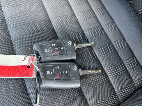 Used 2024 Volkswagen Jetta Sport image 32