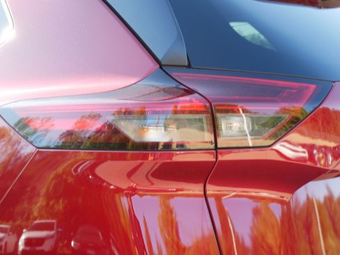 Certified 2023 Nissan Rogue SV AWD/4WD image 17