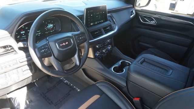 Used 2024 GMC Yukon AT4 w/ Technology Package AWD/4WD image 9