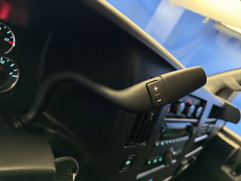 Used 2024 Chevrolet Express 2500 w/ Driver Convenience Package image 17